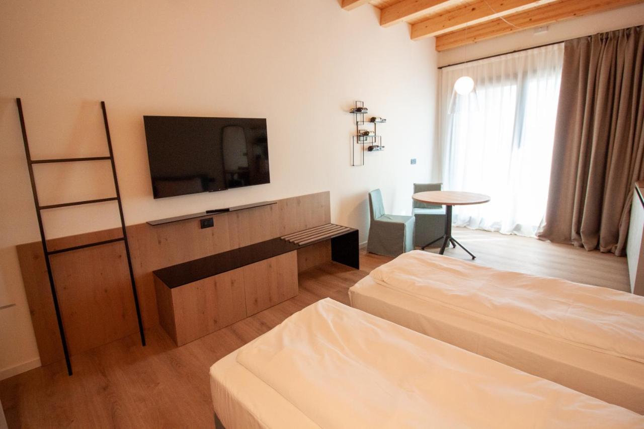 Hotel Fossa Mala Fiume Veneto Екстер'єр фото