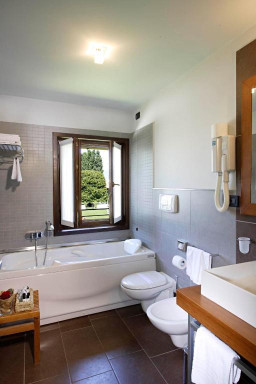 Hotel Fossa Mala Fiume Veneto Екстер'єр фото